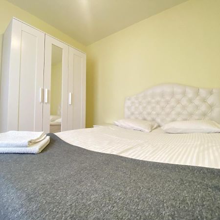 Entire New Apartment 20' From Barcelona サバデイ エクステリア 写真